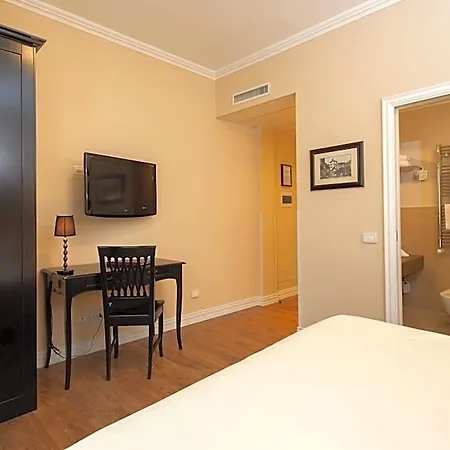 Patavium Otel 3*