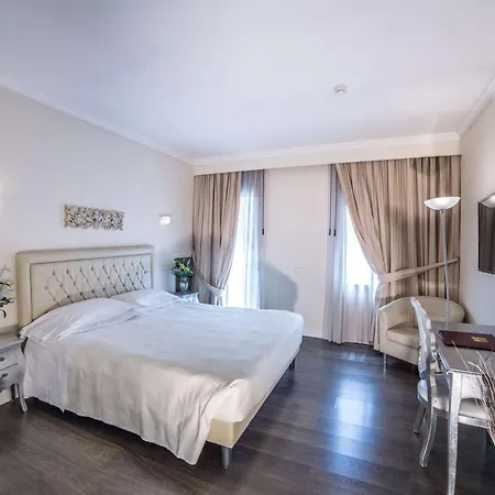 ホテル Patavium 3*